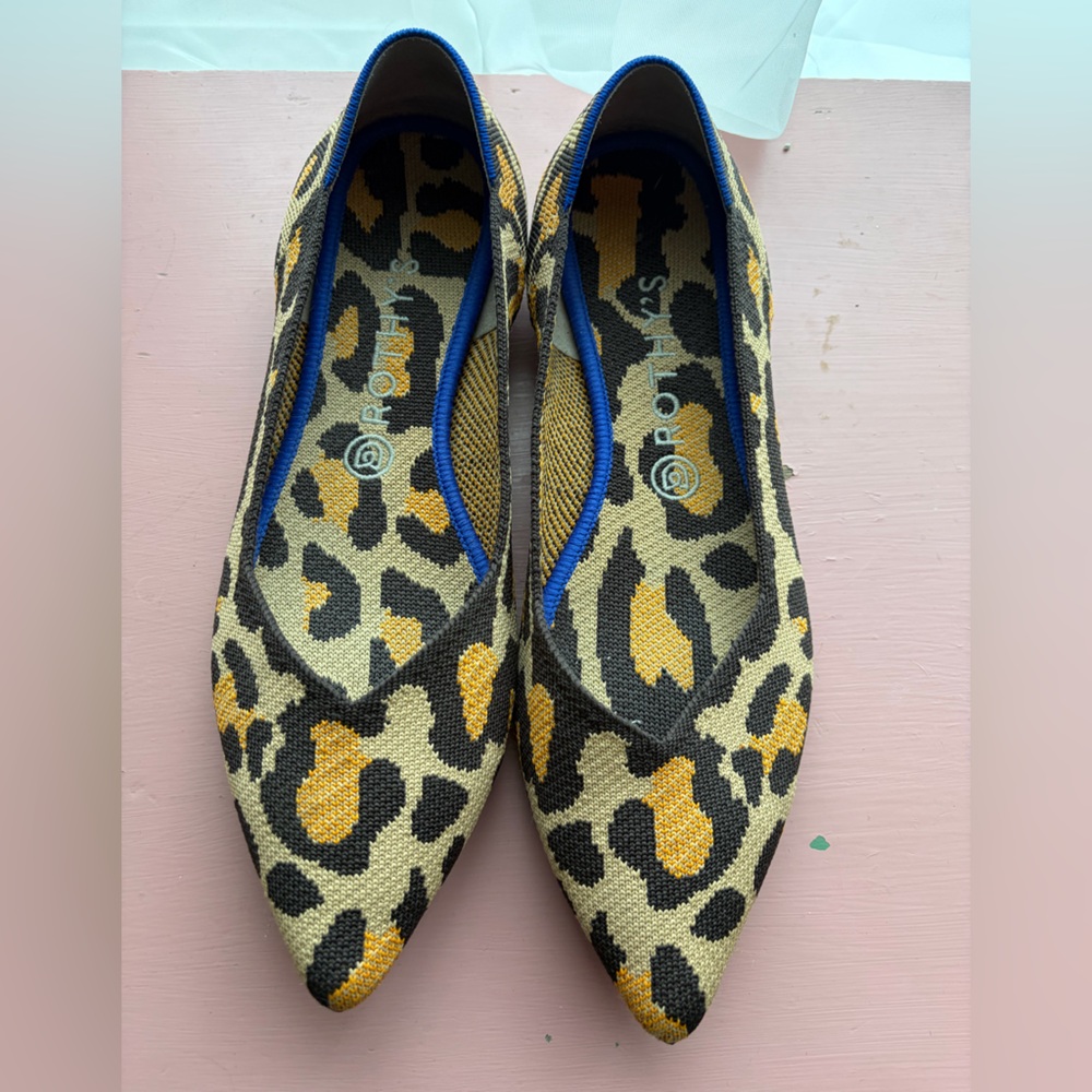 Rothy’s Womens Big Cat Point Flats